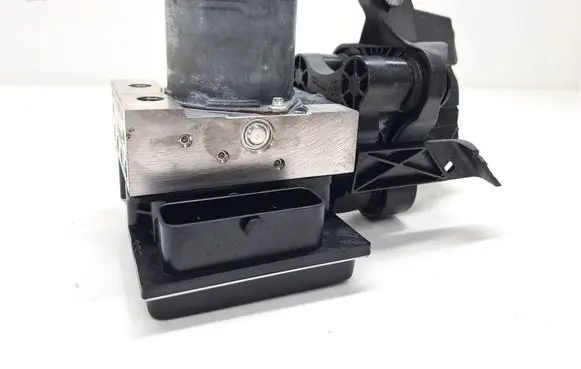 Mercedes-Benz E W212 ABS Pump A2124313512