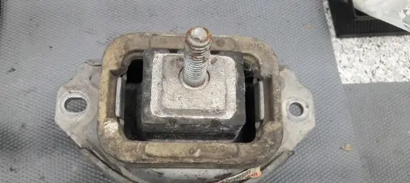 Rover Land Rover Engine mount vacuum valve kkb500441