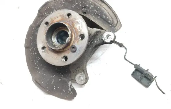 BMW 2 F46 Front wheel hub