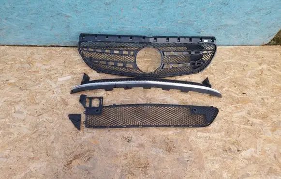 Mercedes-Benz B W246 W242 Front bumper lower grill A2468850053