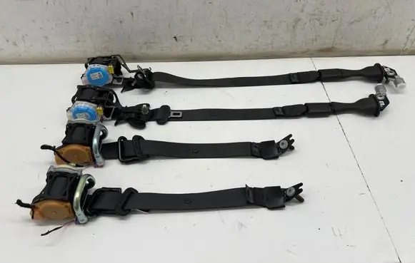 Opel Insignia B Set of seat belts 23464716 23465047 39133021