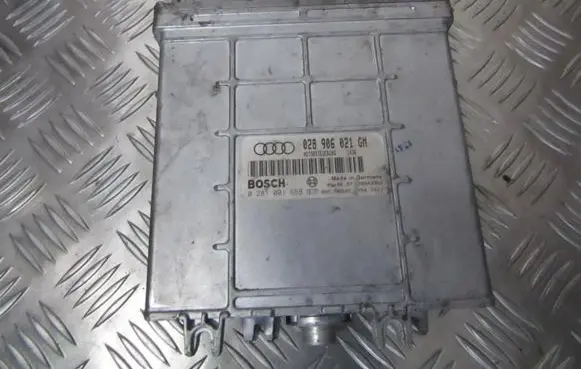 Audi A4 S4 B5 8D Engine control unit/module 028906021GM 0281001658