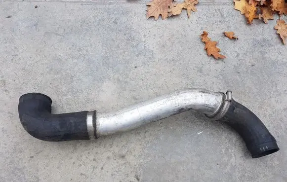 BMW 5 E39 Intercooler hose/pipe 2247903