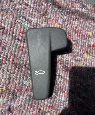 Volkswagen Arteon Engine bonnet (hood) release handle 3G0823533