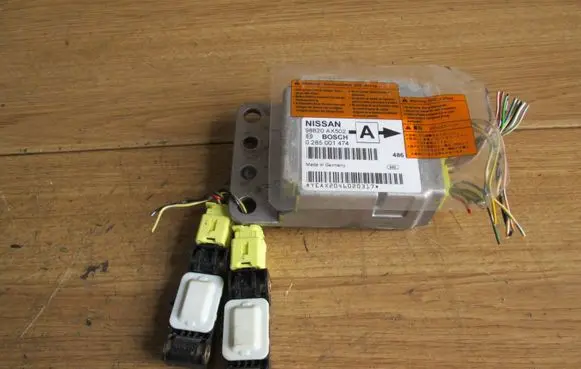Nissan Micra Airbag control unit/module 98820AX502 YEAX2046020317 0285001474