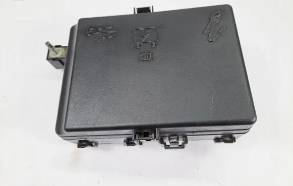 Lancia Thema Fuse module P68081218AB
