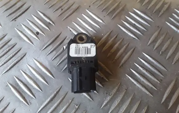 Toyota Auris 150 Airbag deployment crash/impact sensor 8983102060