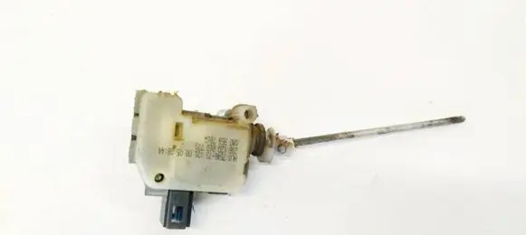 Skoda Octavia Mk2 (1Z) Central locking motor 1Z0810773 1M0959781A
