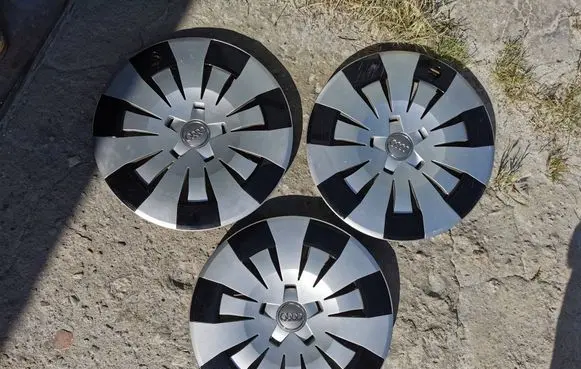 Audi A3 S3 8V R16 wheel hub/cap/trim 8V0601147A