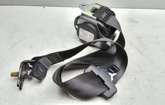 Volvo V40 Rear seatbelt 31292072