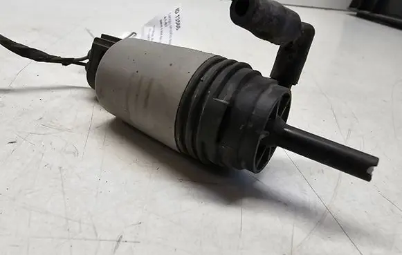 BMW 5 E60 E61 Windscreen/windshield washer pump 67126934159