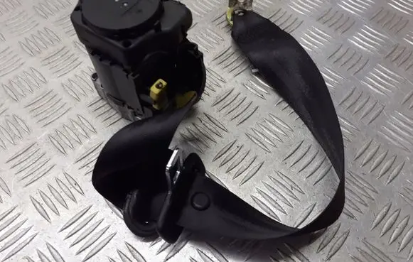 Audi A3 S3 8L Rear seatbelt 27213083