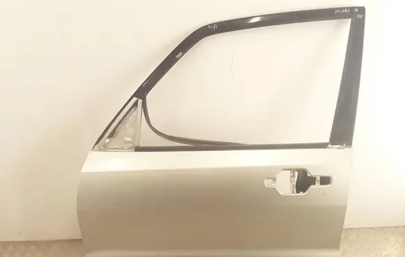 Mitsubishi Pajero Front door