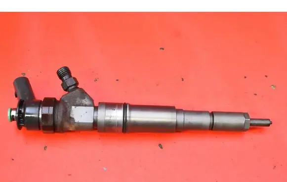 BMW X3 E83 Fuel injector 7794435