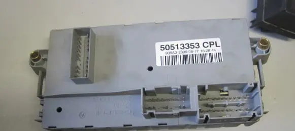 Alfa Romeo 159 Fuse module 50513353