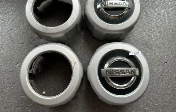 Nissan Patrol Y61 Original wheel cap 40342VC310 40343VC300