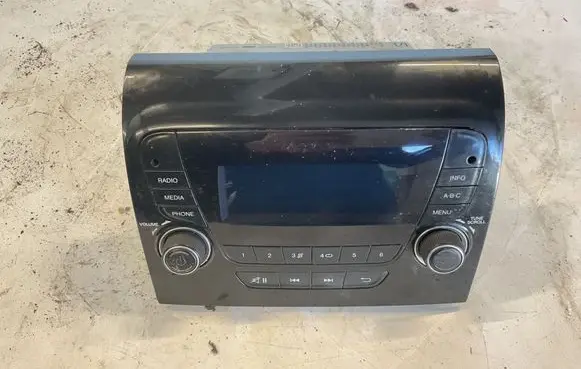 Fiat Ducato Radio/CD/DVD/GPS head unit 10R047280 07356825980 A2014395502