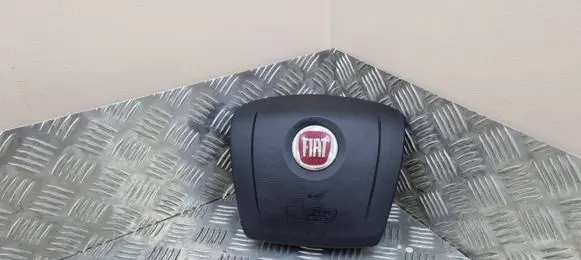 Steering wheel airbag