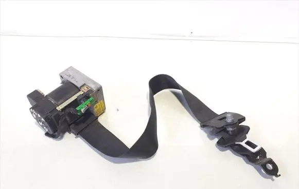 BMW X3 E83 Front seatbelt 2018680222