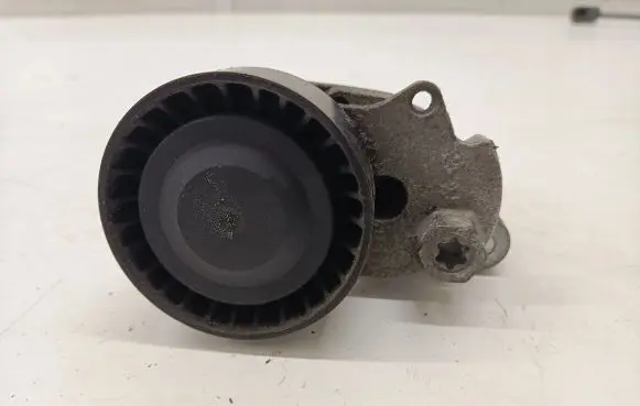 Audi Q2 - Generator/alternator belt tensioner 04E145299