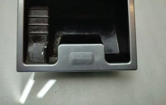 BMW 5 E60 E61 Ashtray (front) 7034098
