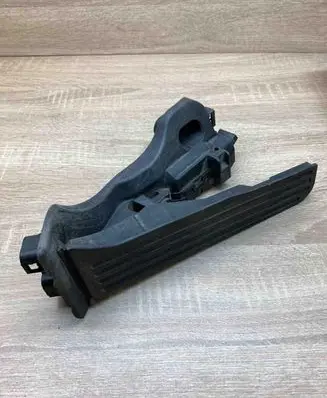 Skoda Octavia Mk2 (1Z) Accelerator throttle pedal 1K1721503P WITHPLUG