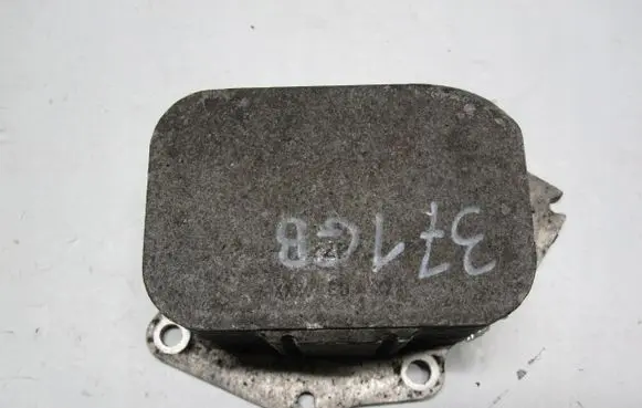 Volvo V50 Engine oil radiator 371GB