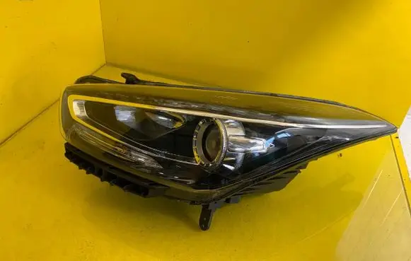 Hyundai i40 Headlight/headlamp 92101-3Z720