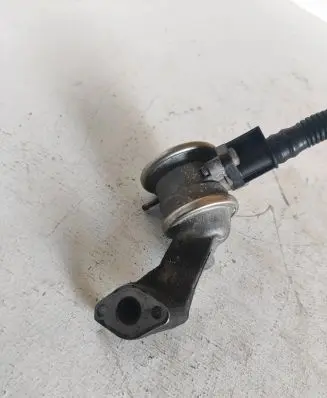 Audi A4 S4 B8 8K EGR valve 06e131102b