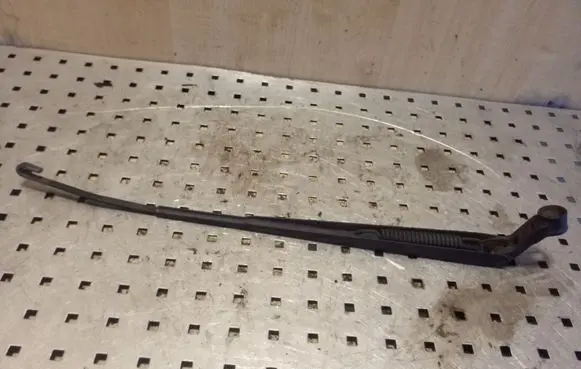 Toyota Yaris Front wiper blade arm