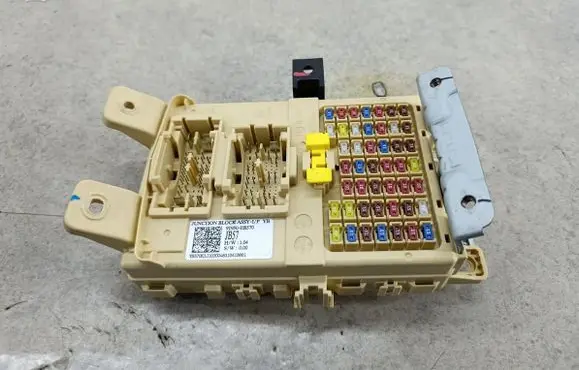 KIA Stonic Fuse box set 91950H8570