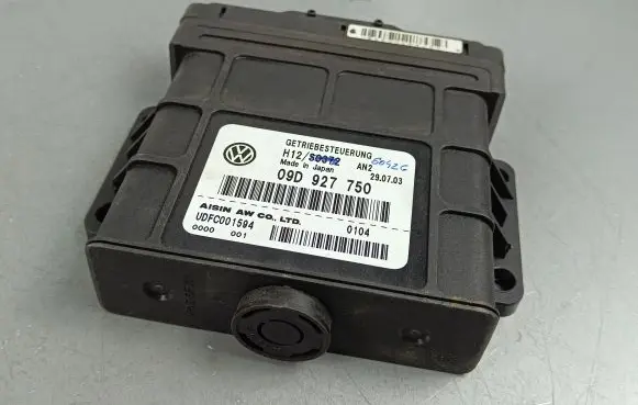 Volkswagen Touareg I Transfer box differential control unit 09D927750