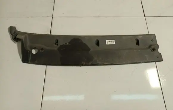 Iveco Daily 30.8 - 9 Wiper trim 504022283