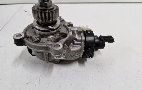 Renault Trafic III (X82) Fuel injection high pressure pump 167009230R