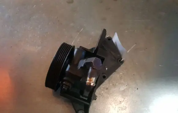 Ford Puma Power steering pump