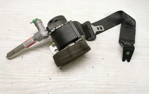 Volvo C30 Rear seatbelt 6081727R2