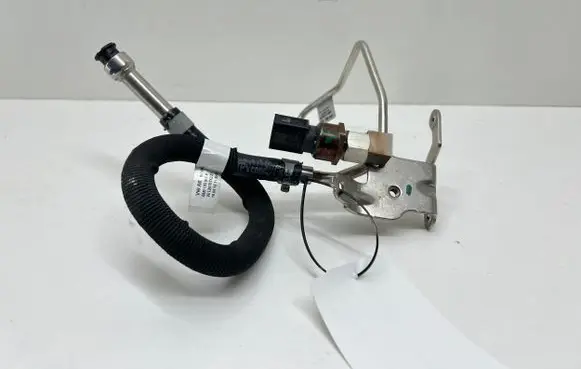 Porsche Cayenne (9Y0 9Y3) Fuel line/pipe/hose 06M133986 06M133986P