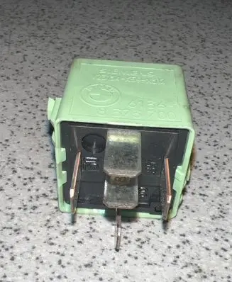 BMW 5 E39 Other relay 8373700