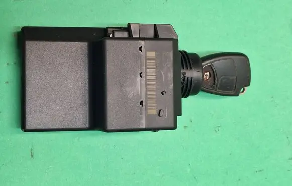 Mercedes-Benz C W203 Ignition lock 2035450608 33002155 3009474290206144
