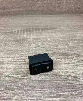 BMW 5 E39 Electric window control switch 8368974