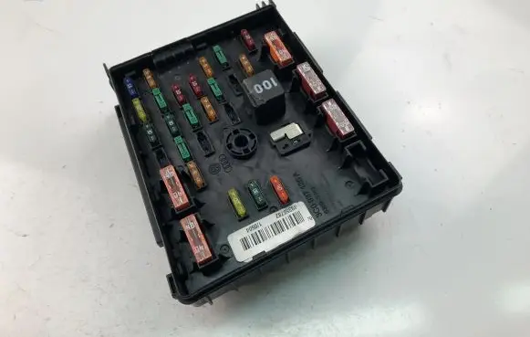 Volkswagen PASSAT B7 Fuse box set 3C0937125A
