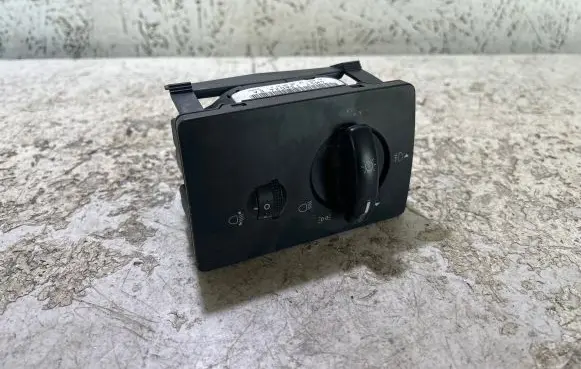 Ford Focus Light switch 4M5T13A024EA 04059710