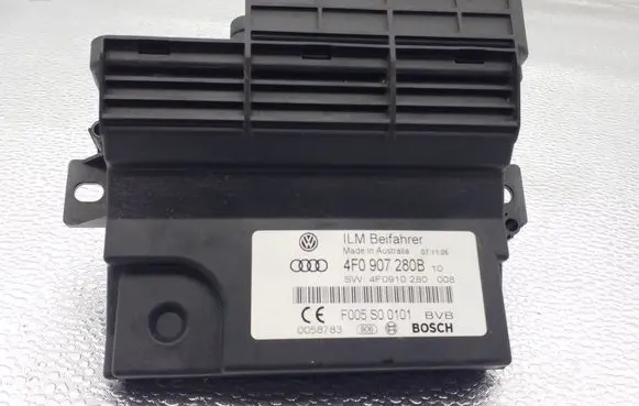 Audi Q7 4L Power management control unit 4F0907280B 4F0910280