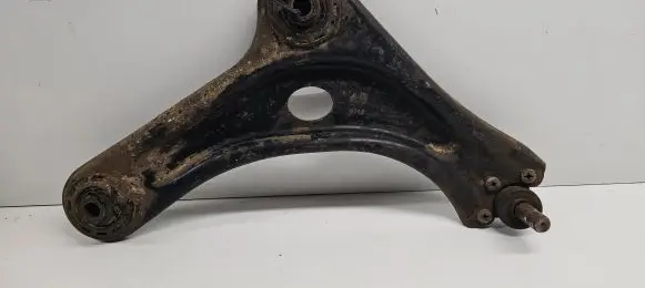 Citroen C3 Front lower control arm/wishbone