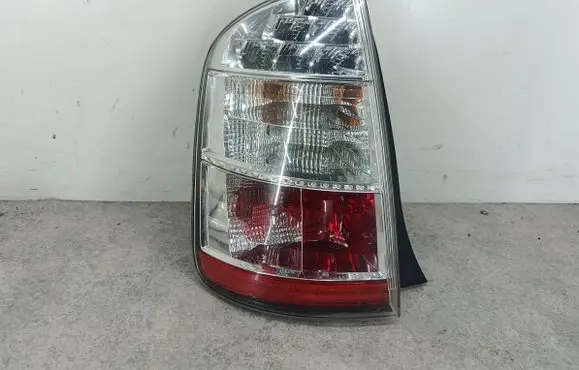 Toyota Prius (NHW20) Rear/tail lights 47-14L