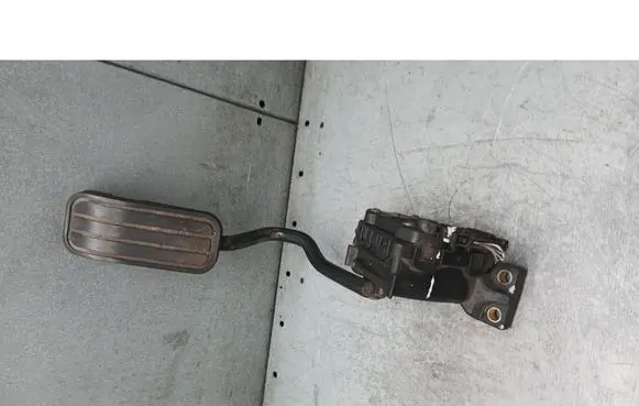 Volkswagen PASSAT B5 Accelerator pedal position sensor 7M1721603A