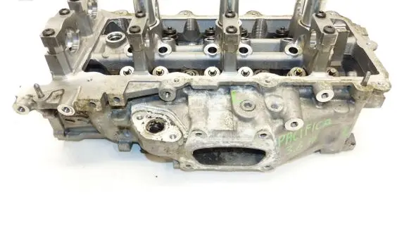 Dodge Challenger Engine head 04893811AF