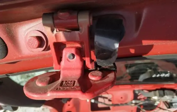 Tailgate/trunk/boot hinge