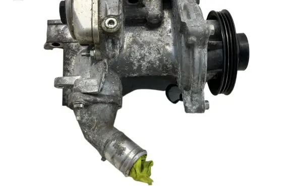 Toyota RAV 4 (XA40) Water pump 2241000432 3601
