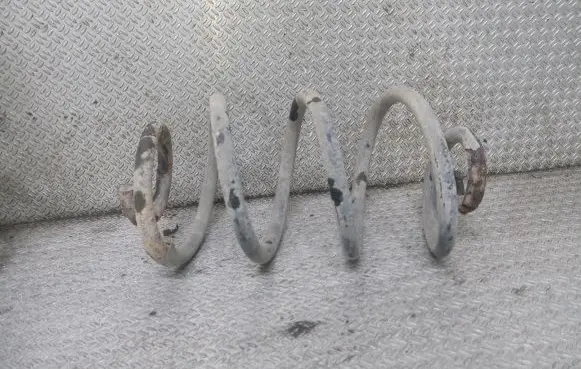 Nissan Note (E11) Rear coil spring